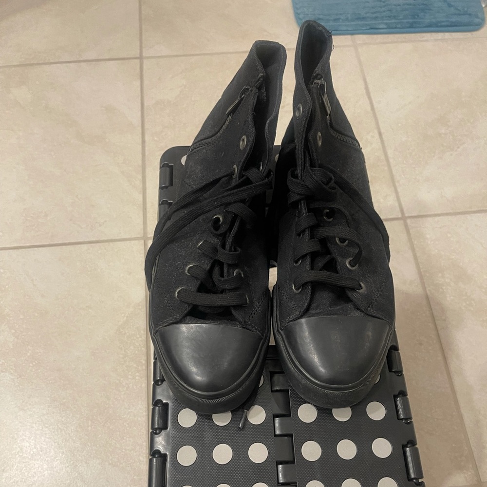 Levi Shoes